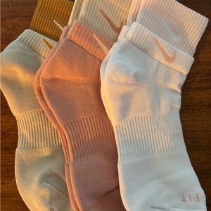 Nike Women's Crew Sock Pack — White, Pink, Cream, Mustard